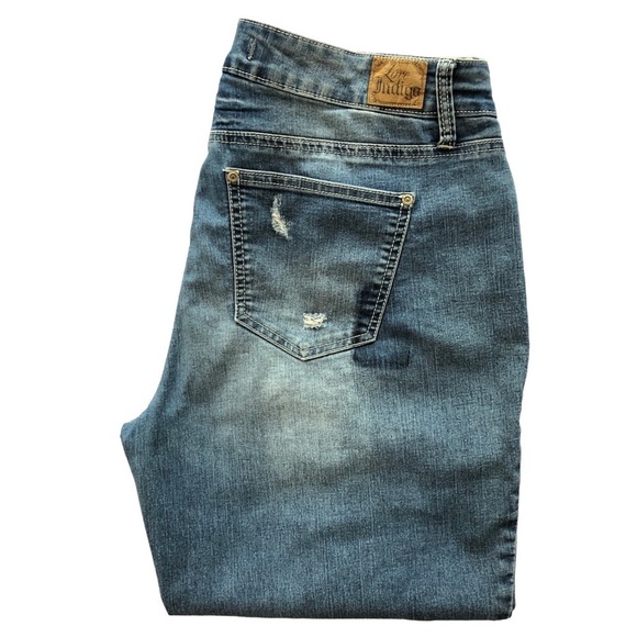 LOVE INDIGO cropped oversized jeans. Distressed, embroidered embellished summer - Picture 6 of 12